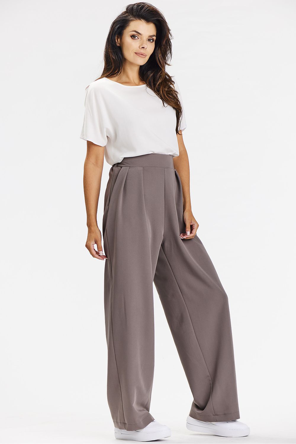 Women trousers model 201252 awama