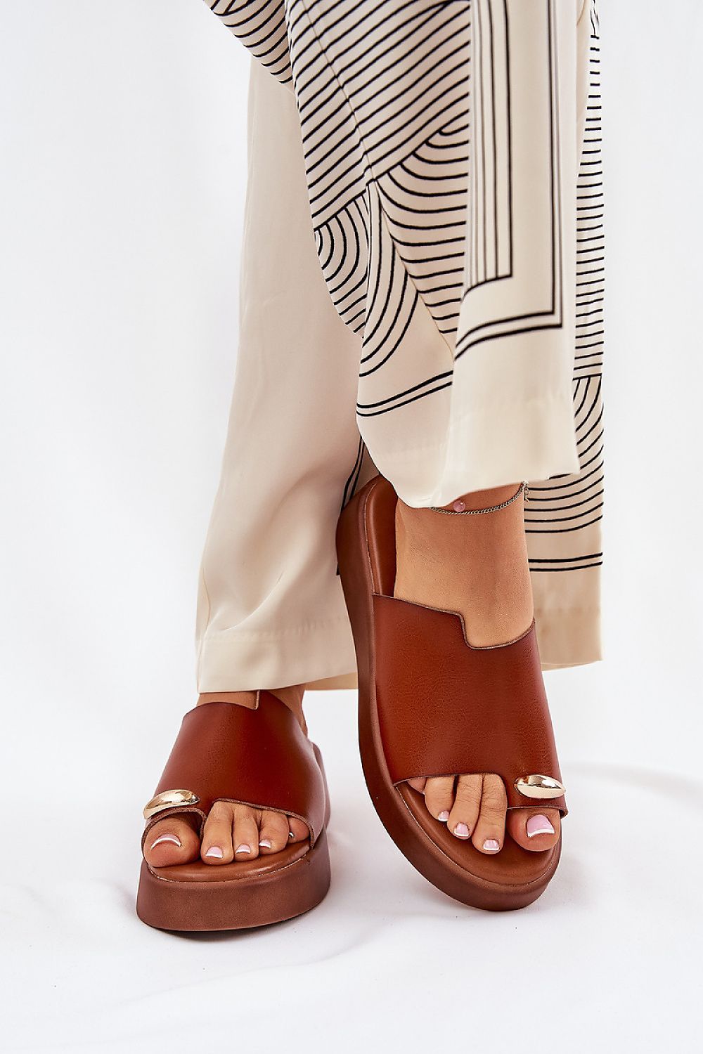 Flip-flops model 209950 Step in style