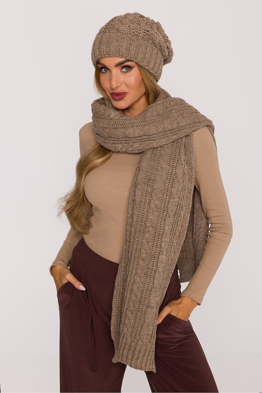 Shawl model 219544 Moe