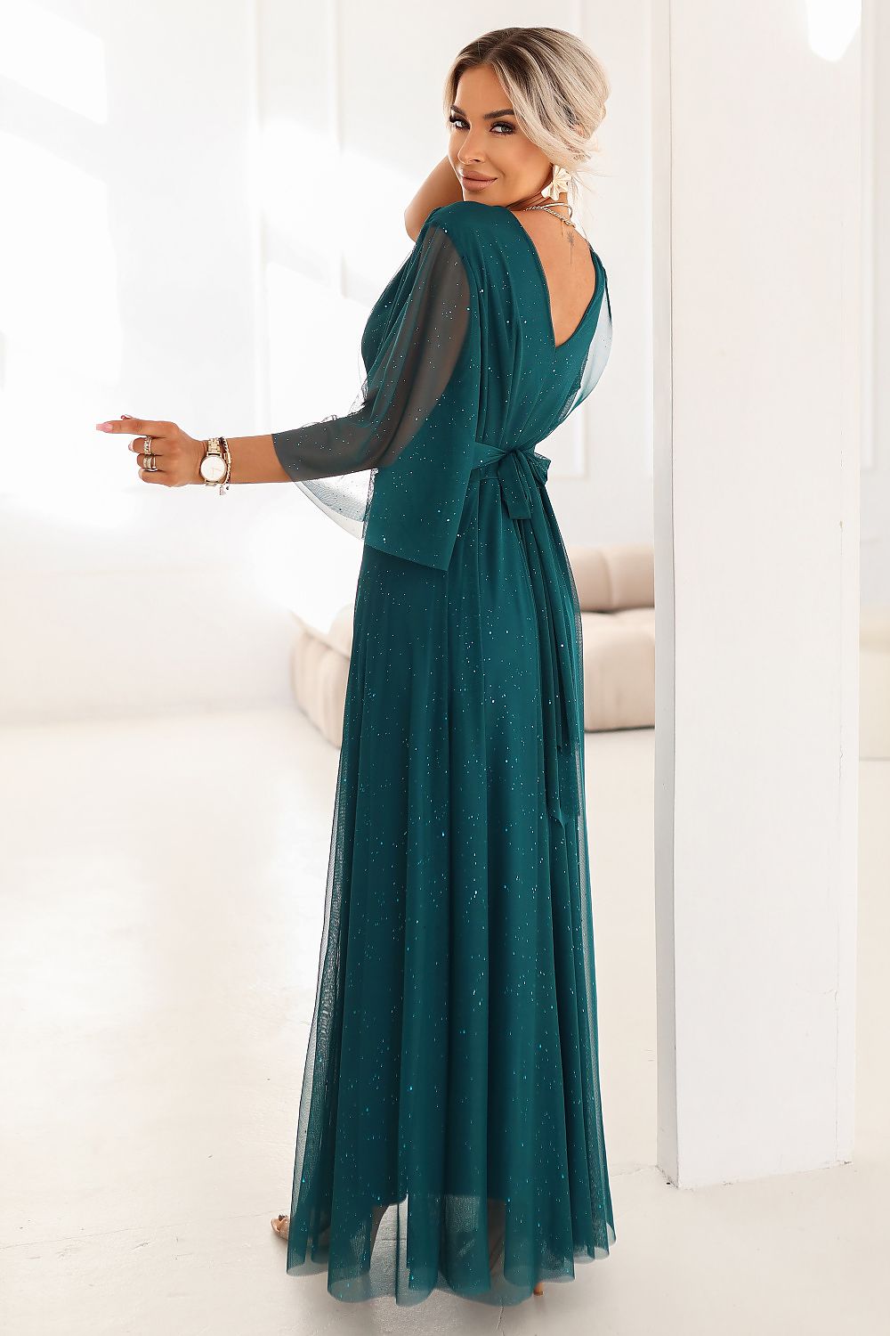 Long dress model 222458 Numoco