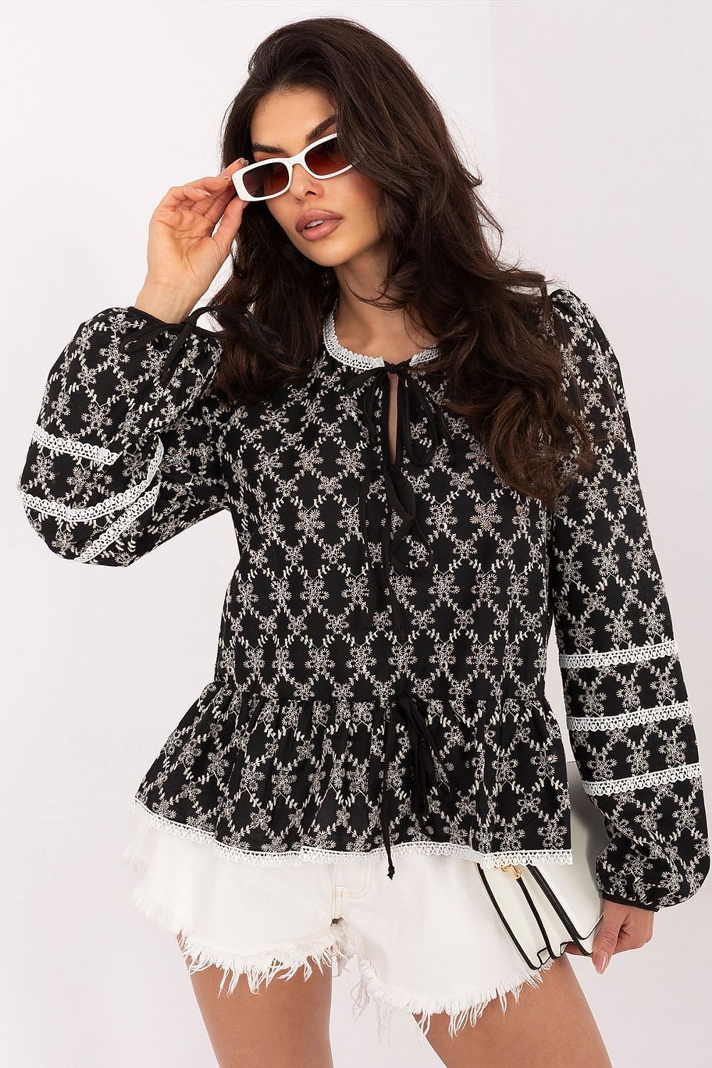 Blouse model 227327 Lakerta