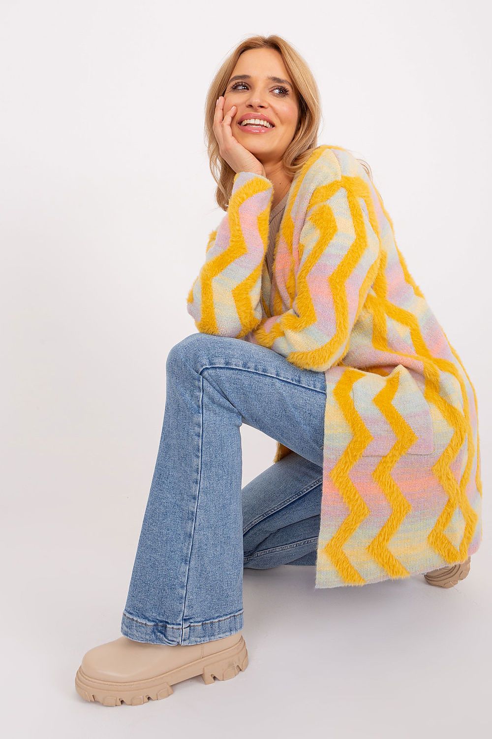  Cardigan model 188849 AT 