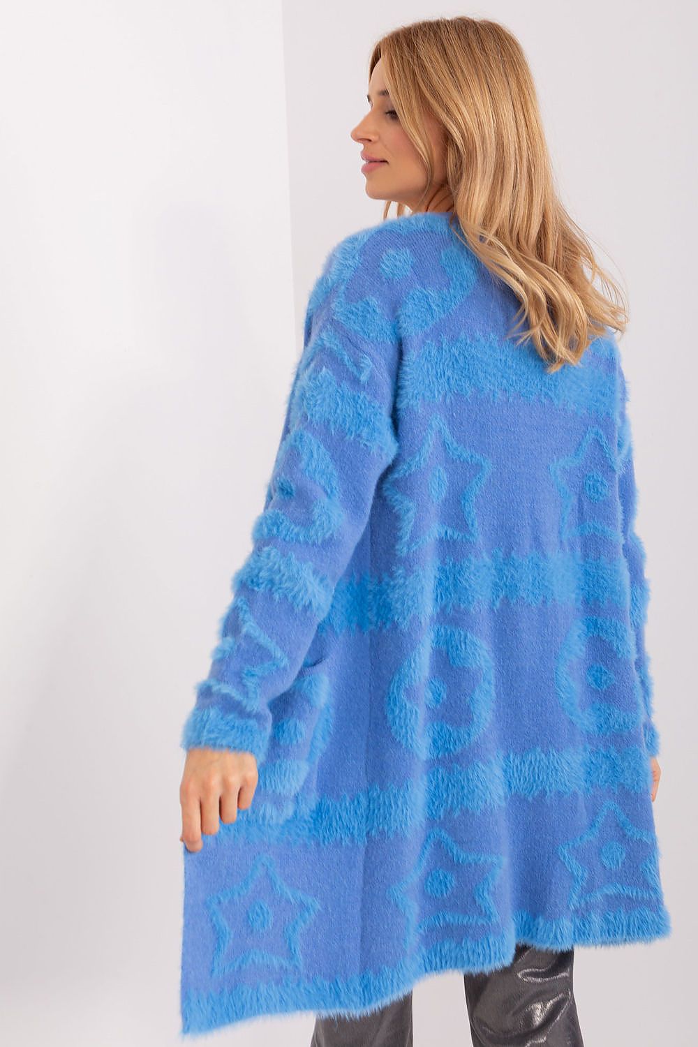  Cardigan model 189210 AT 