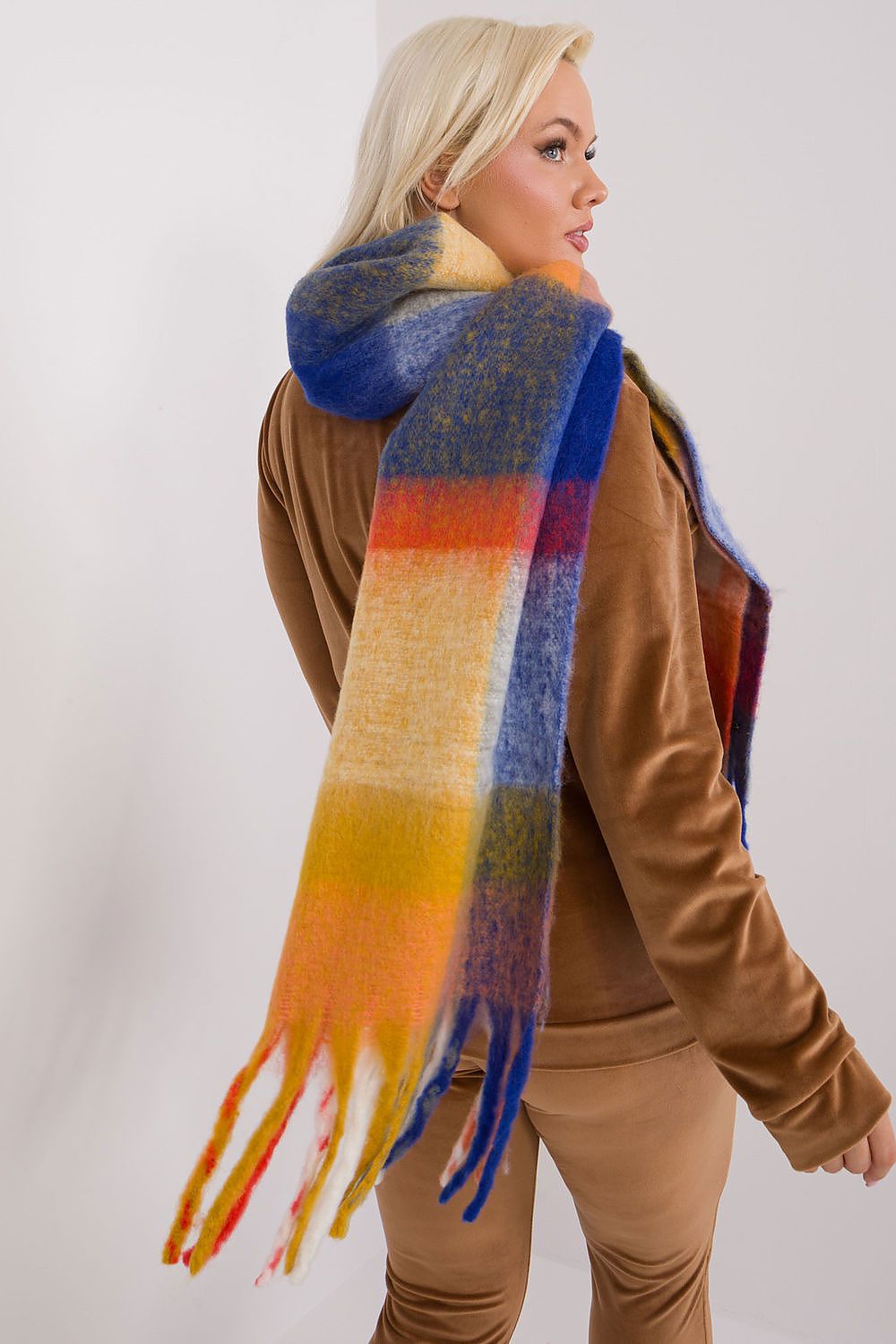  Shawl model 190538 AT 