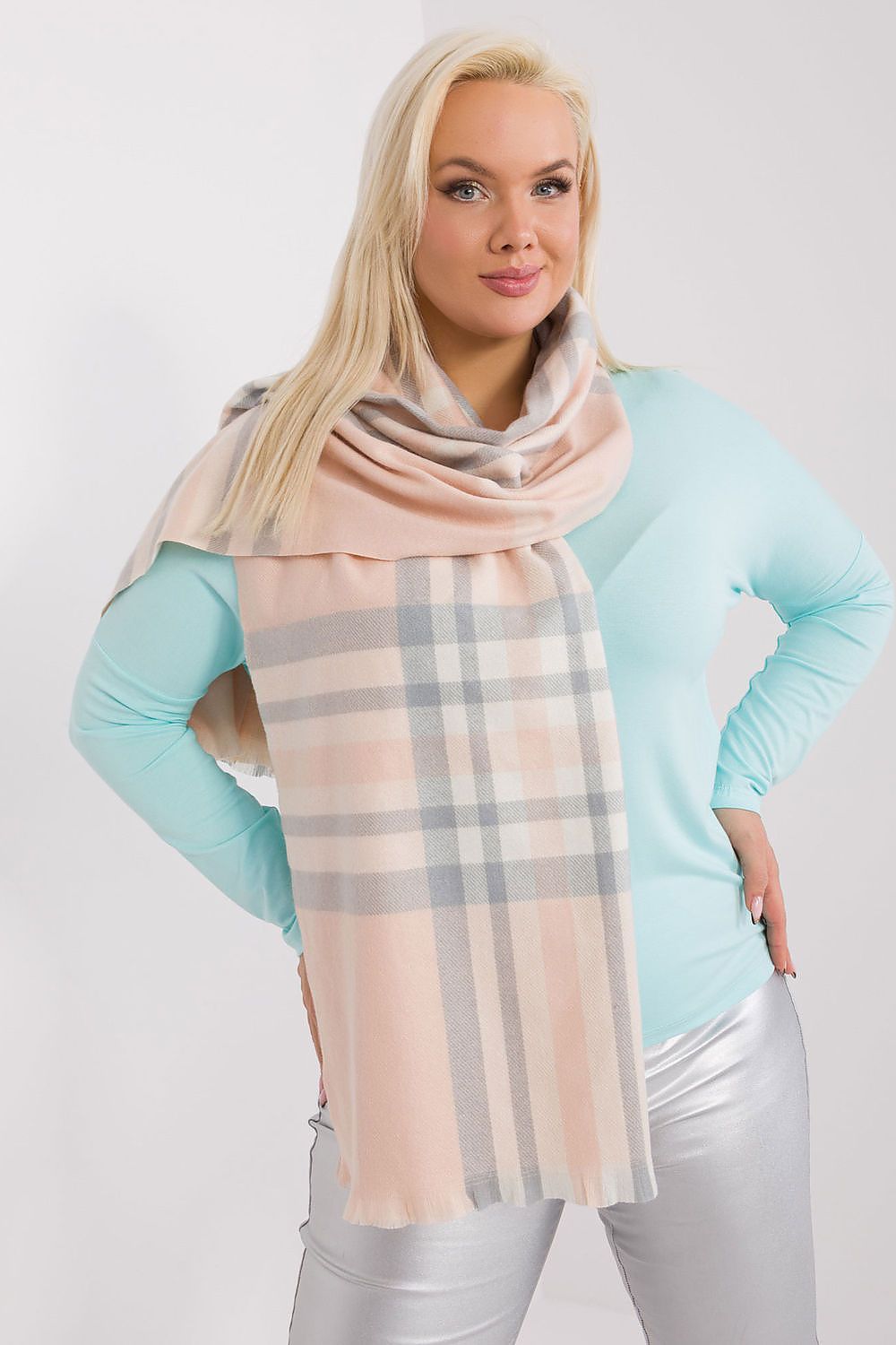  Shawl model 190562 AT 