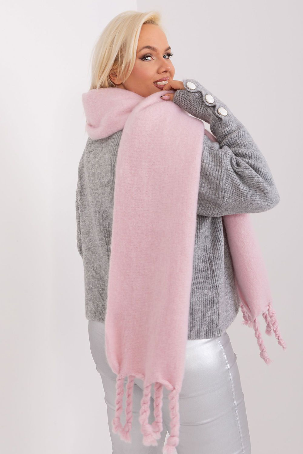  Shawl model 190571 AT 