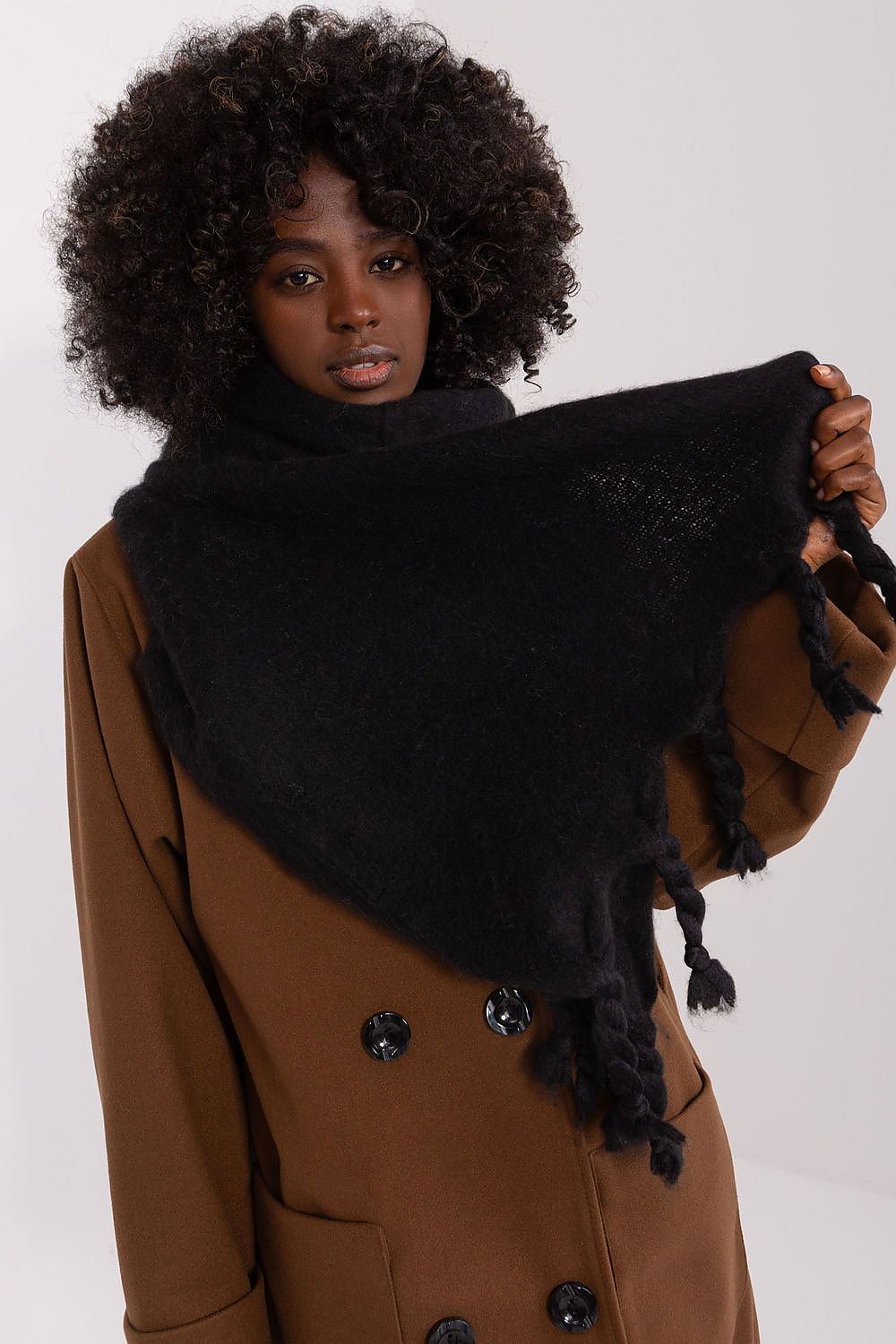  Shawl model 190585 AT 
