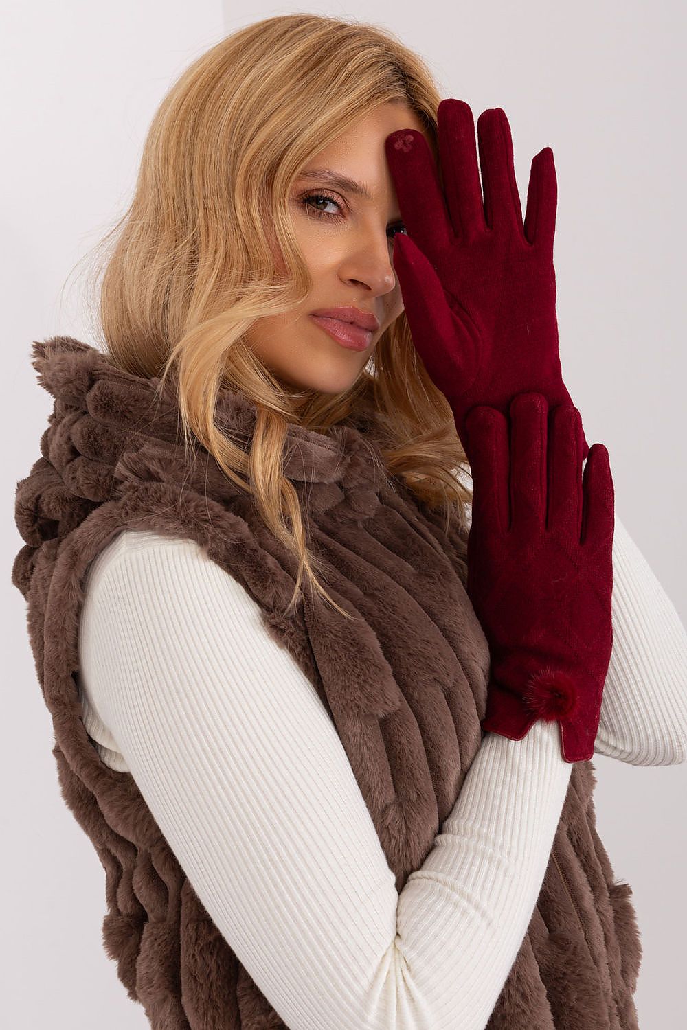 Gloves model 190795 AT 