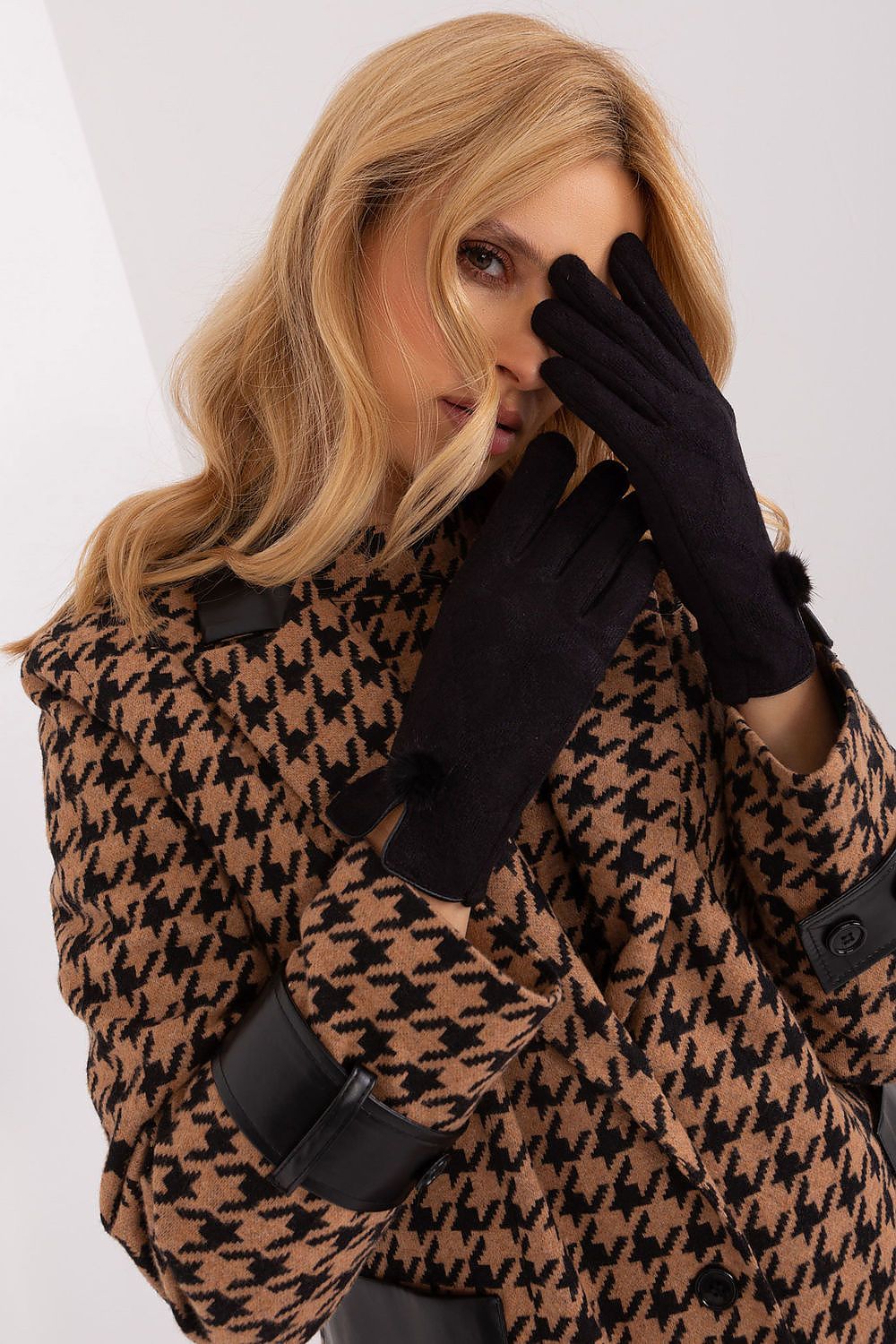  Gloves model 190796 AT 