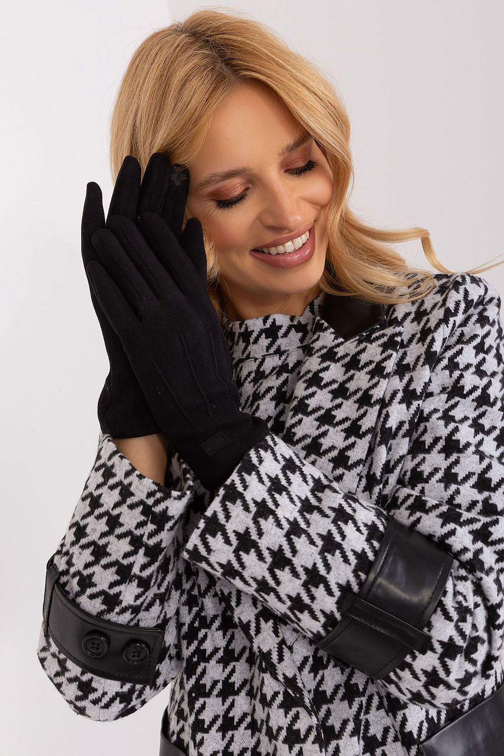  Gloves model 190805 AT 
