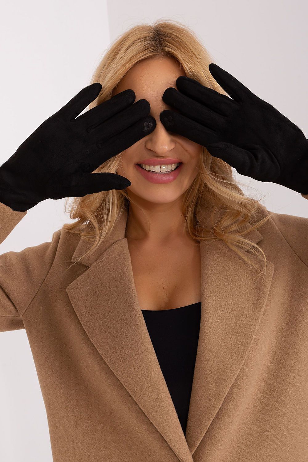  Gloves model 190829 AT 