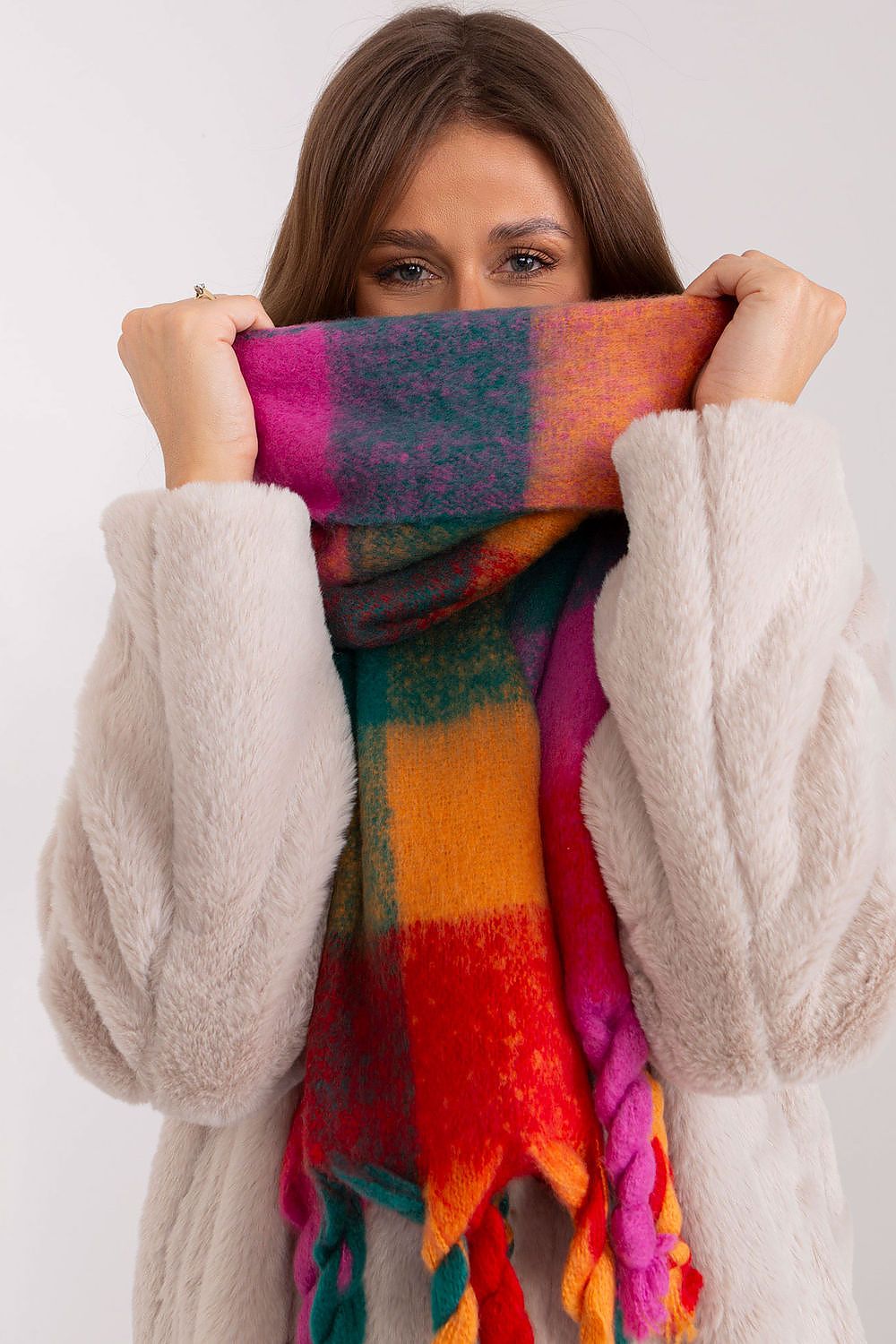  Shawl model 191710 AT 