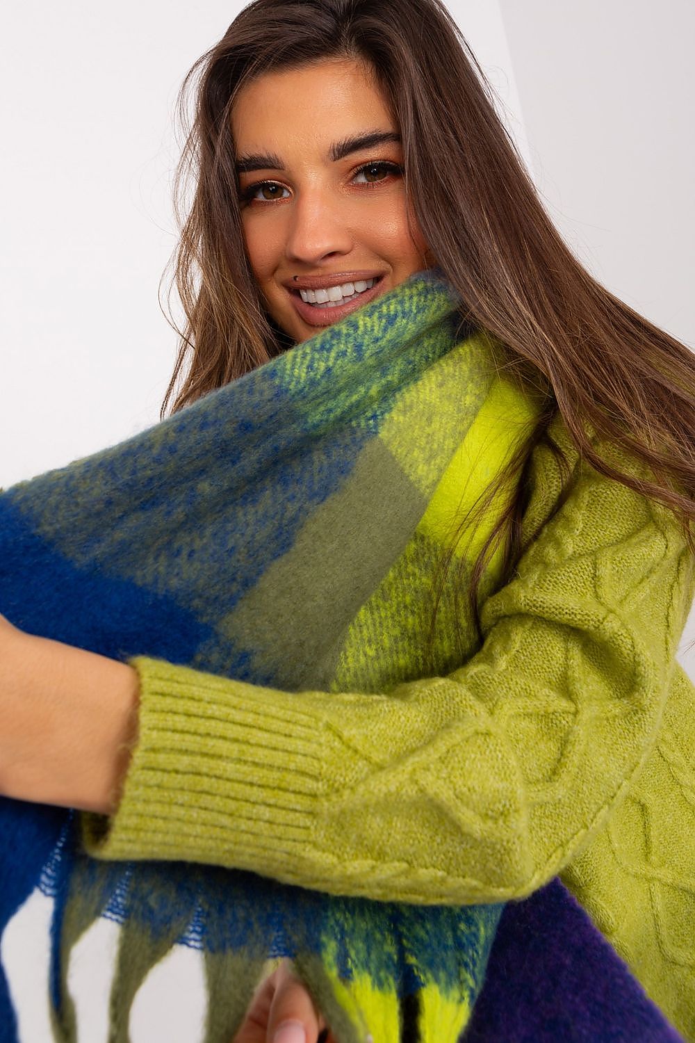  Shawl model 191723 AT 