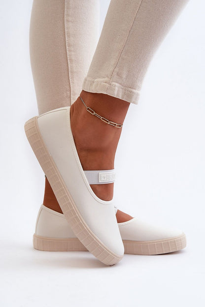  Sneakers model 194979 Step in style 