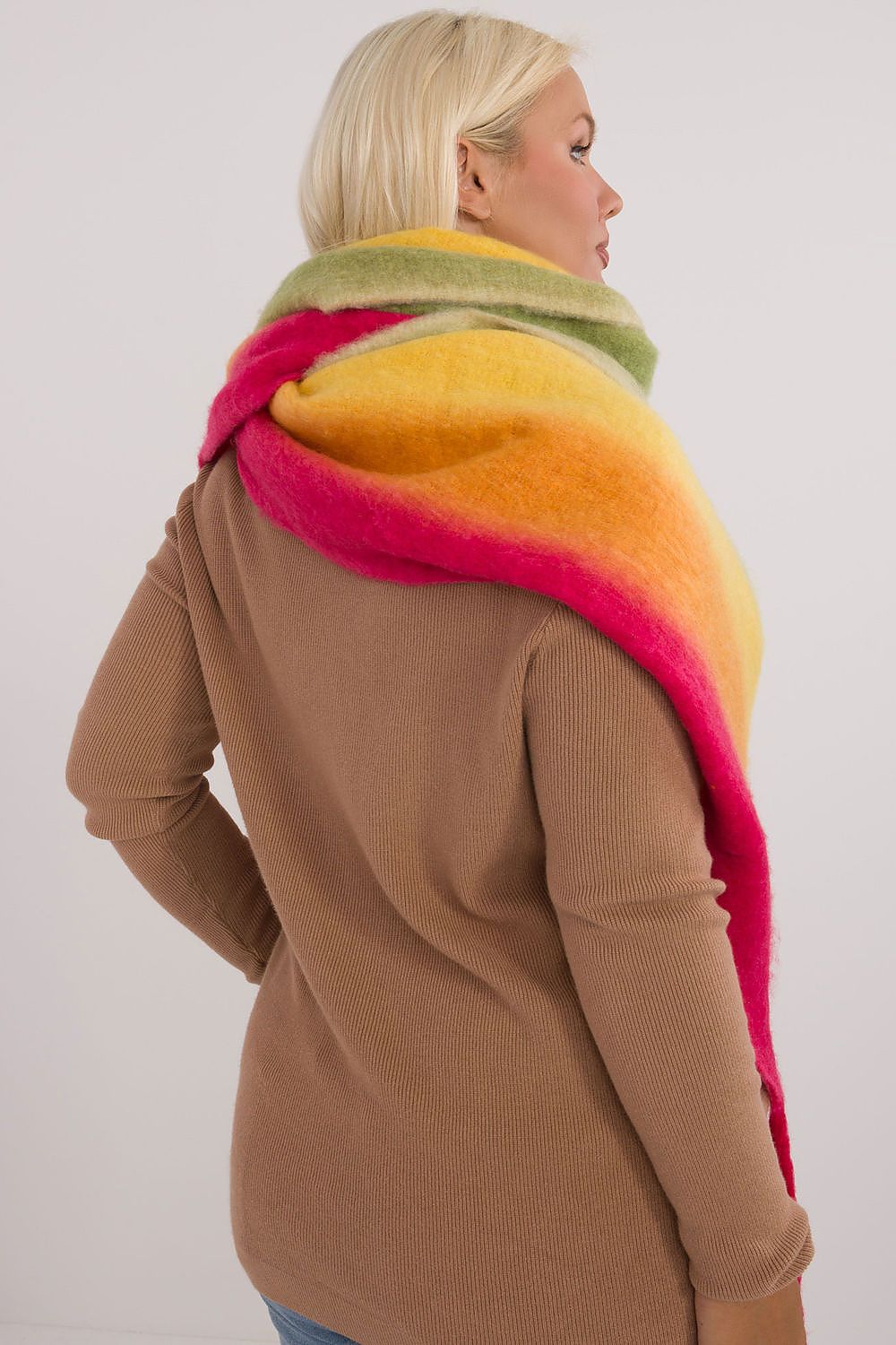  Shawl model 200285 AT 