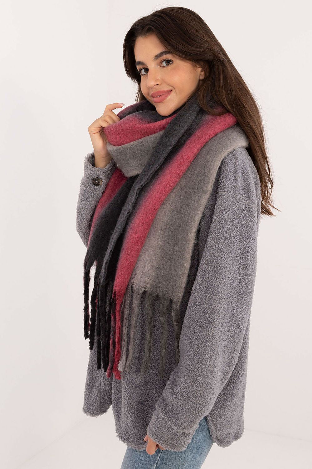  Shawl model 203182 AT 