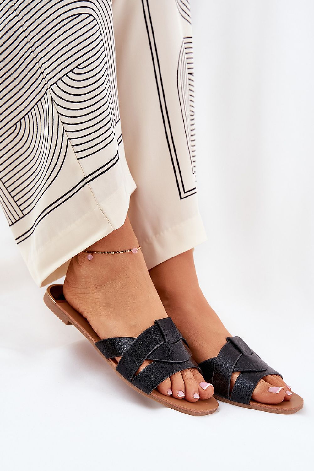  Flip-flops model 209936 Step in style 