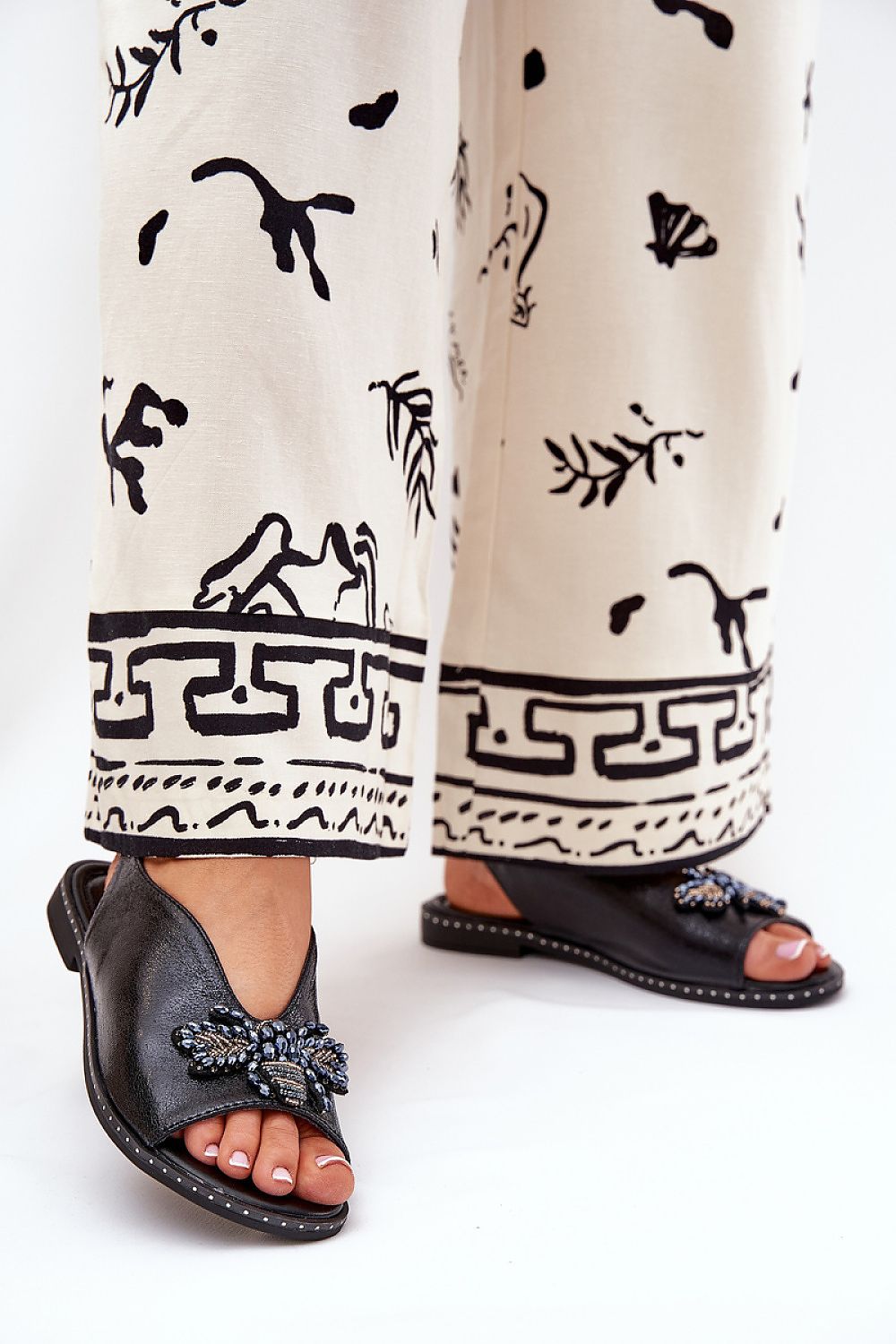  Sandals model 210057 Step in style 