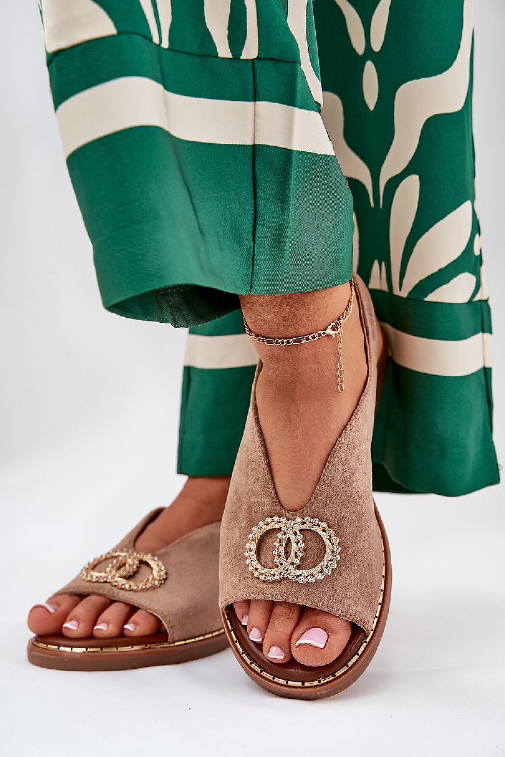  Sandals model 210132 Step in style 