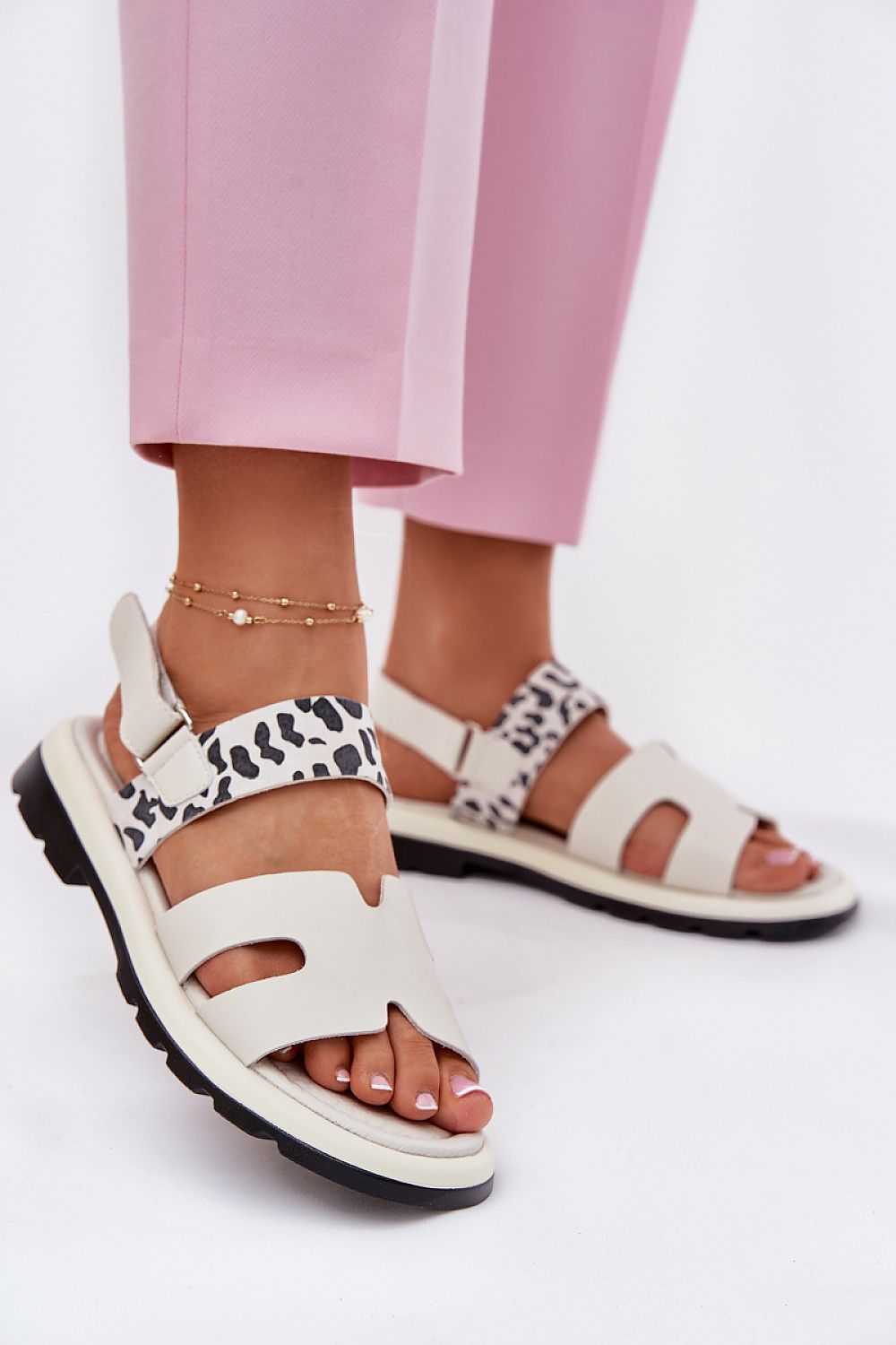  Sandals model 215337 Step in style 