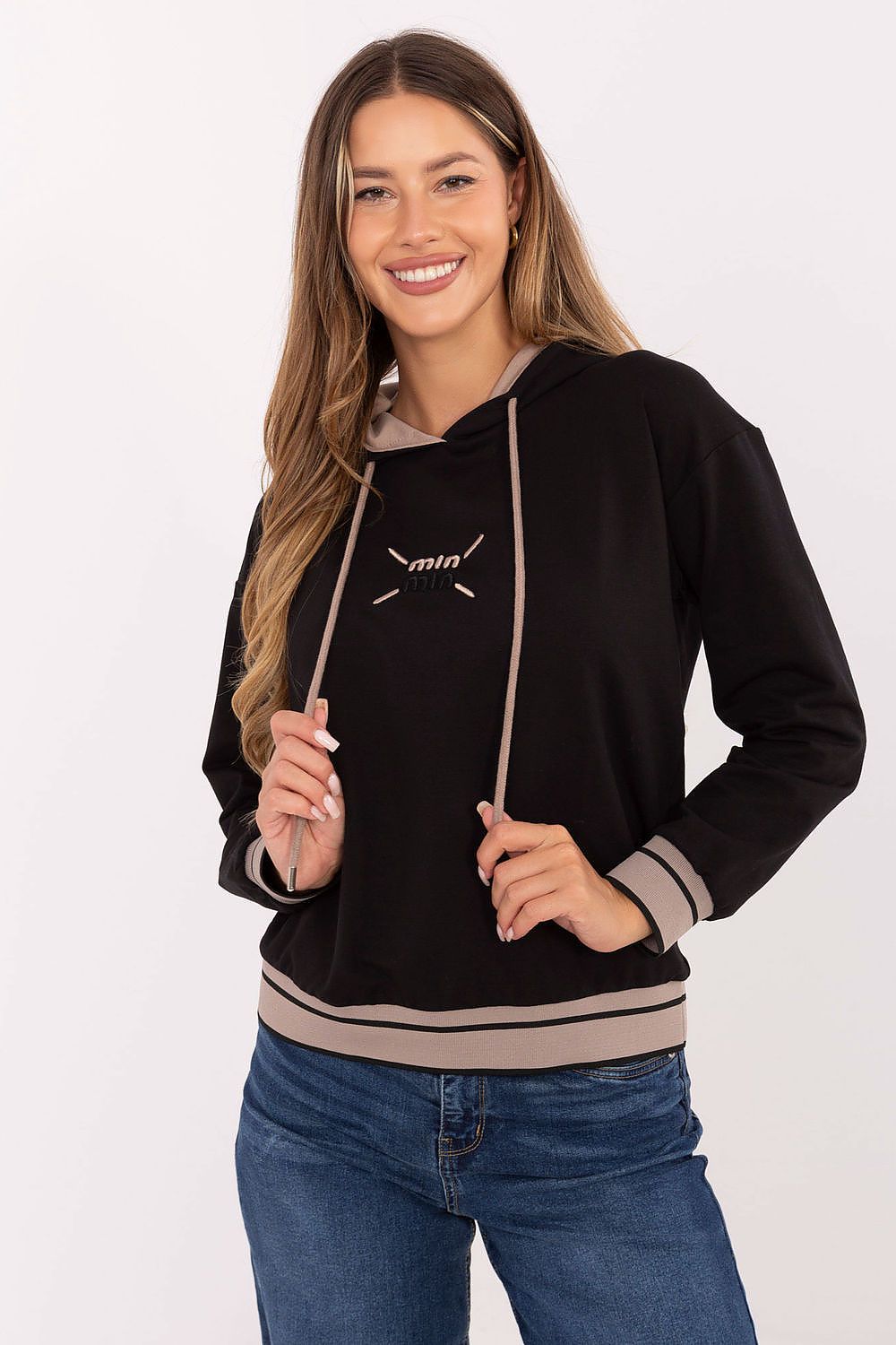  Sweatshirt model 217025 Relevance 