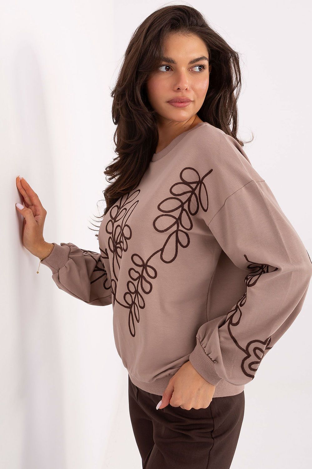  Sweatshirt model 218384 Relevance 