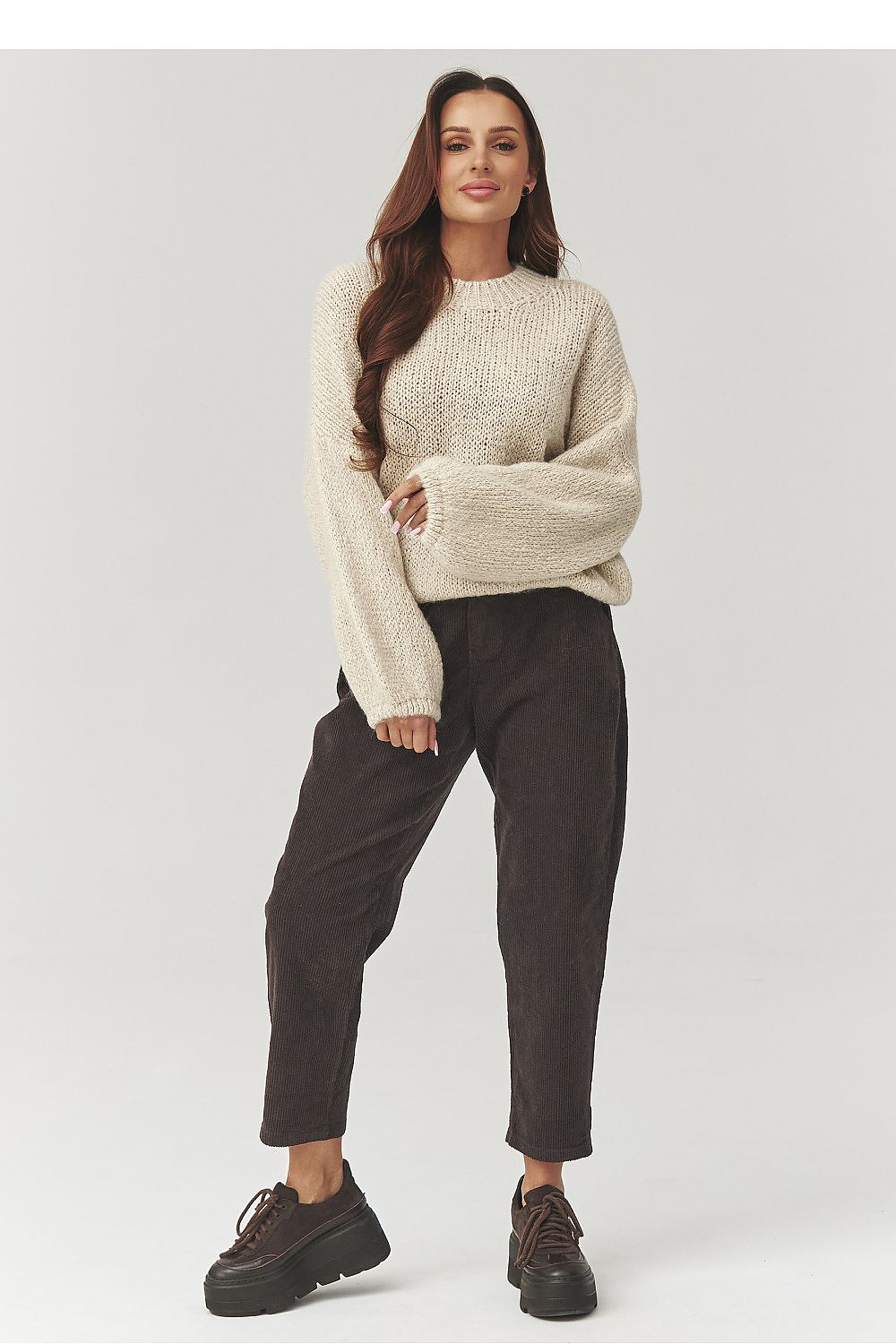  corduroy trousers model 223243 Makadamia 