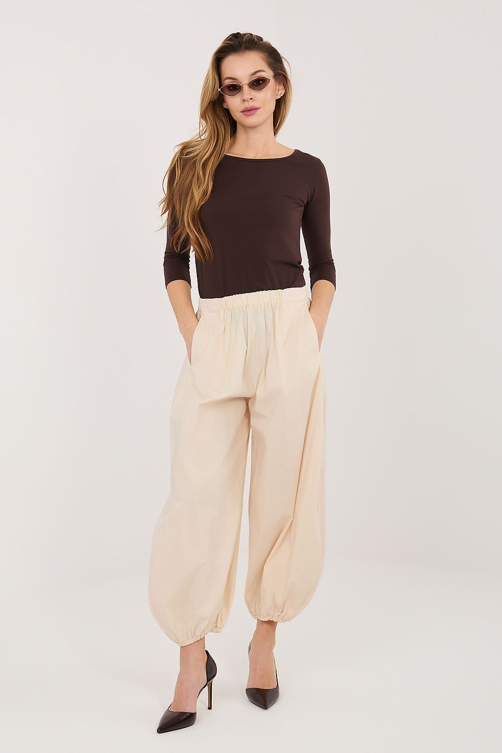  Women trousers model 225857 Rue Paris 