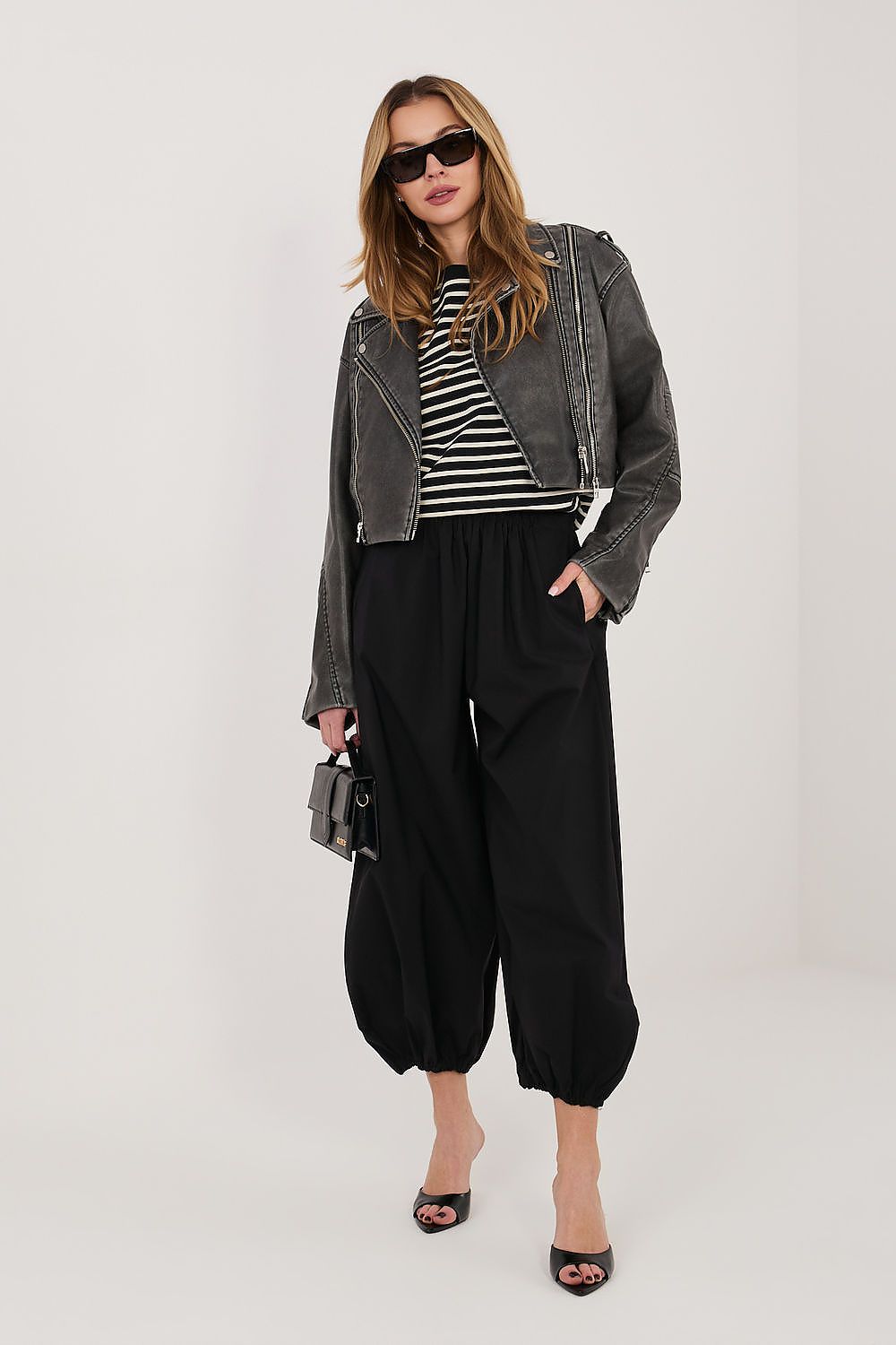  Women trousers model 225859 Rue Paris 