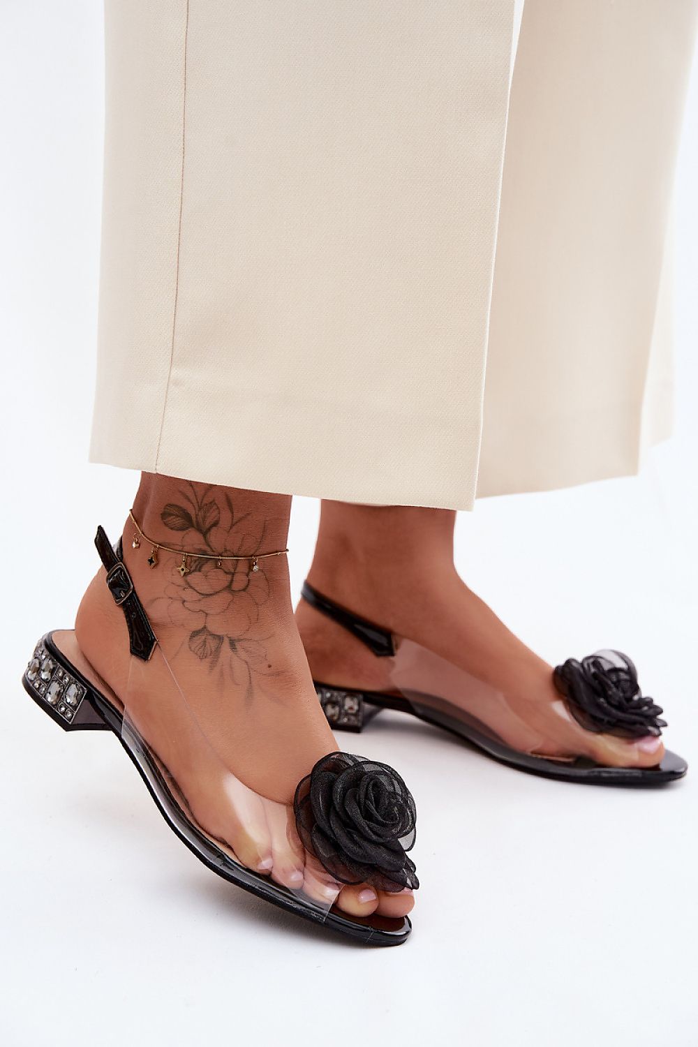 Sandals model 228130 Step in style 